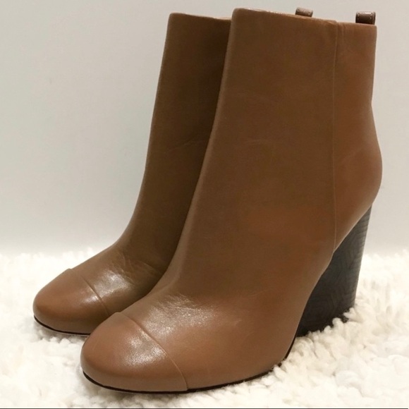 Tory Burch Grove Tan Bootie 5 1/2M
